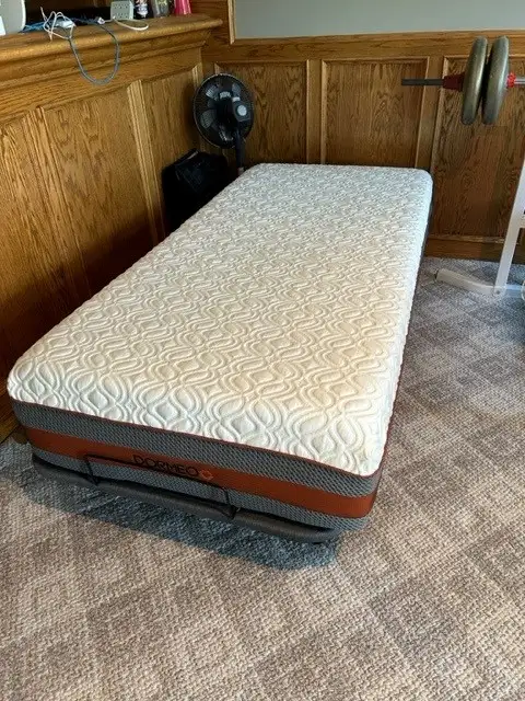 Folding Bed and Mattress - Photo 3