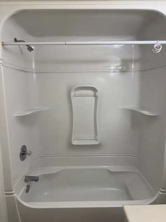 BRIGHT NORTHSIDE ONE BEDROOM BASEMENT SUITE/ JUNE 1st $1200 - Photo 15