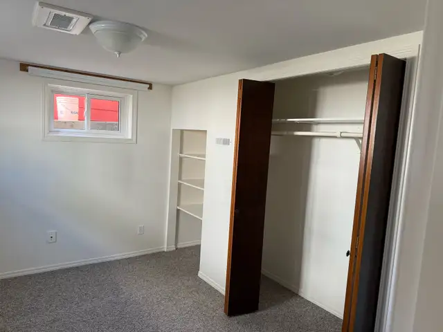 BRIGHT NORTHSIDE ONE BEDROOM BASEMENT SUITE/ JUNE 1st $1200 - Photo 16