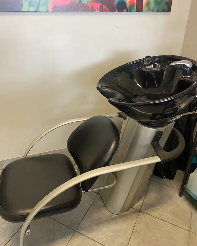 FREE Hair Salon Chairs & Shampoo Sink
