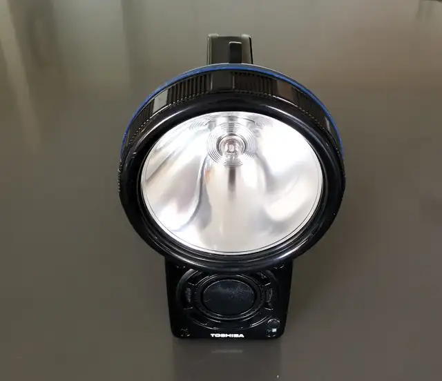 Brand New Toshiba Brand Portable Super Bright Searchlight - Photo 3