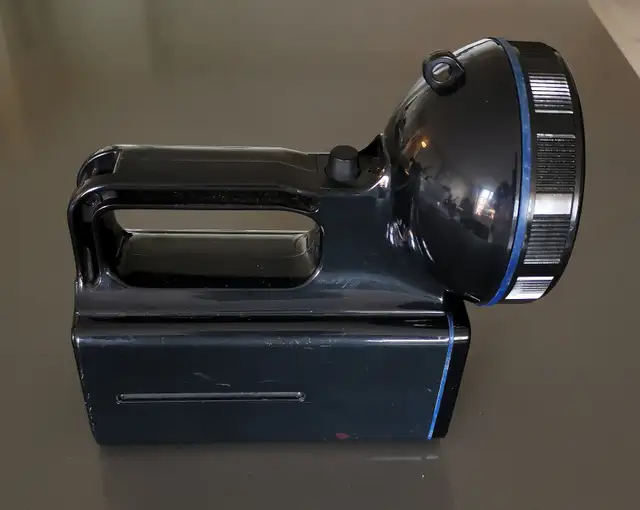 Brand New Toshiba Brand Portable Super Bright Searchlight - Photo 4