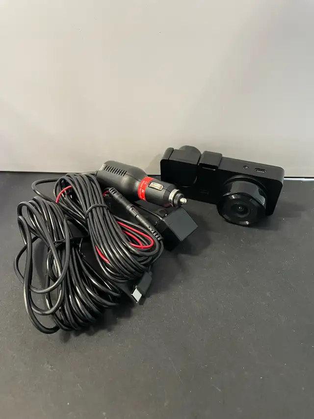 3 CHANNEL DASH CAM W/BOX - Photo 3