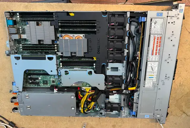 Dell PowerEdge R440 Server x2 Intel Xeon Silver 4114 - 96GB RAM - Photo 3