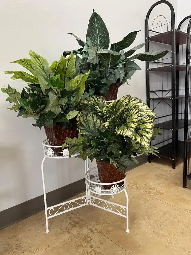 Des étagères/ Shelves/ Bibliothèques/ bookcases à liquidation - Photo 6