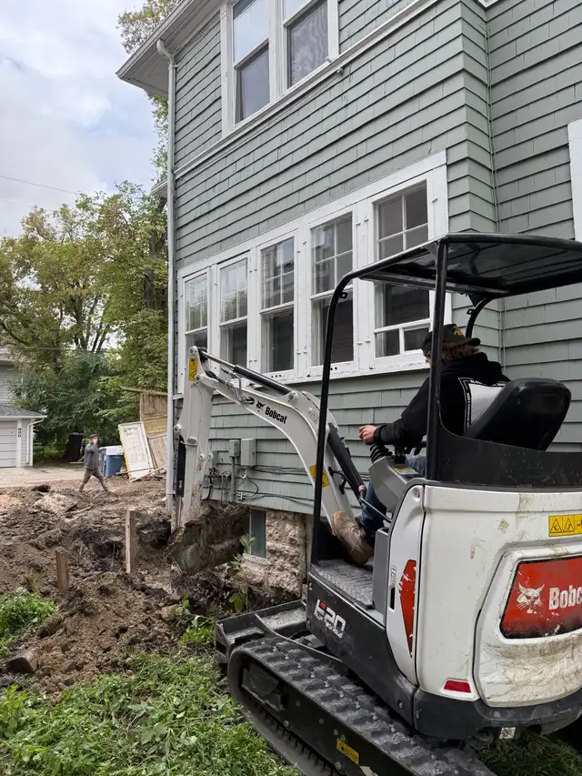 Foundation Specialist - Photo 3