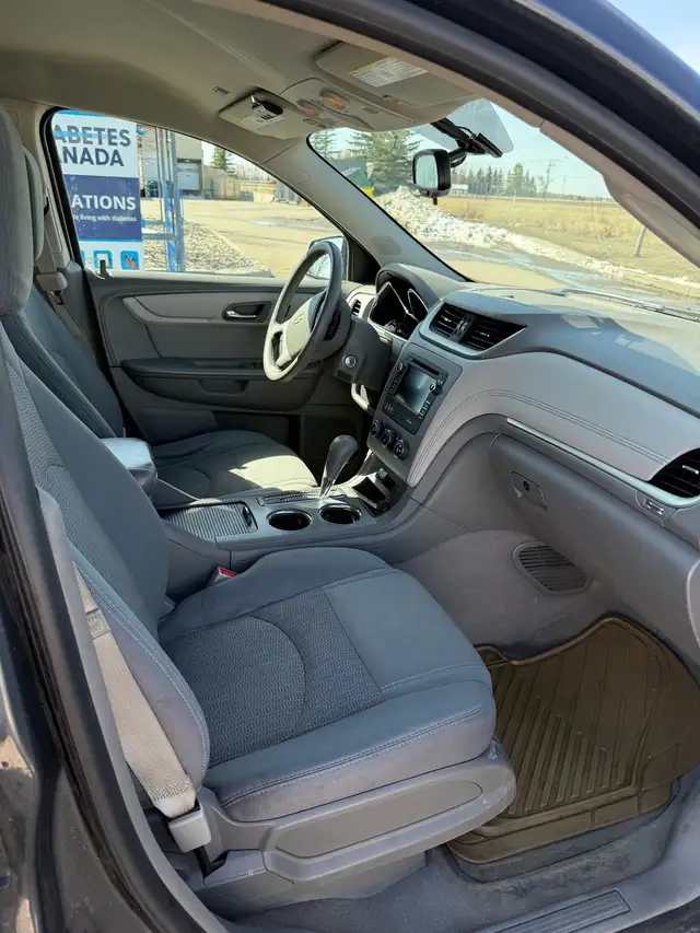 2013 Chevrolet Traverse LS - Photo 8