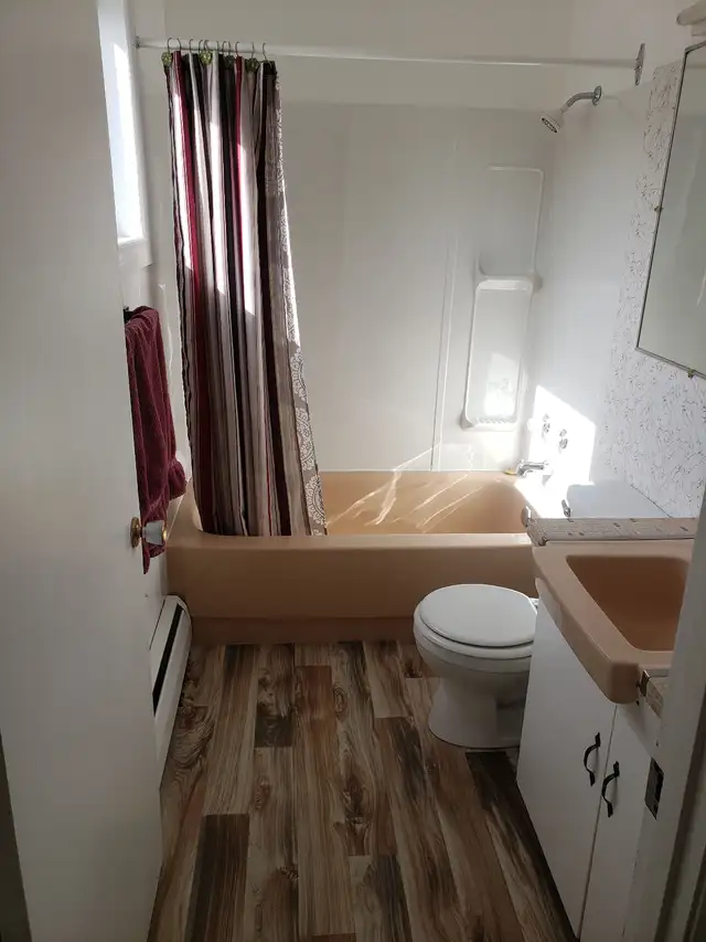 For Rent  Large 2nd Floor Apartment - Photo 6