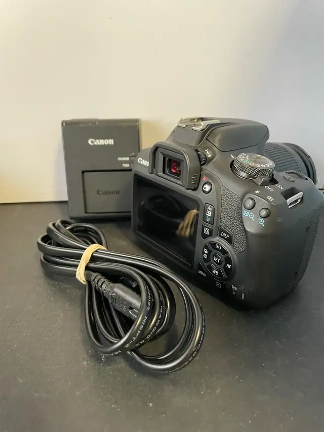 CANON T7 W/18-55MM LENS   CHARGER - Photo 2