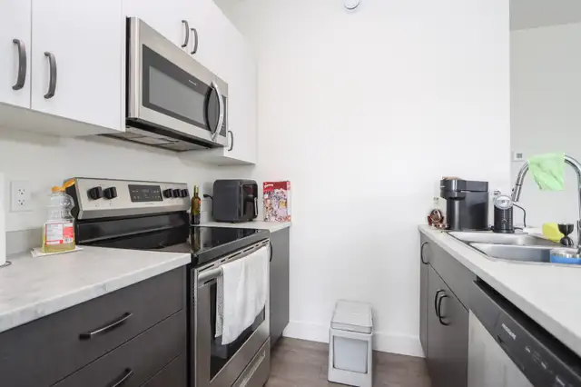 2 bedroom unit - Photo 5