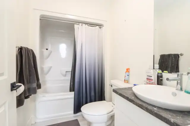 2 bedroom unit - Photo 10