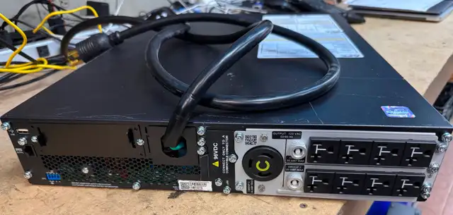 APC Smart-UPS SRT3000RMXLA Rackmount UPS - Photo 2