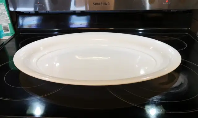 3 Large Plastic White Party Tray (Total 3) - Photo 2