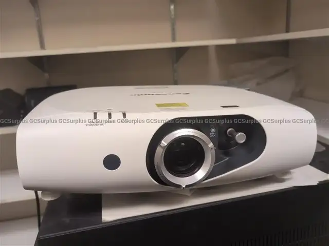 Panasonic PT-RZ370U  FULL HD 1-chip DLP projector hybrid LED Las