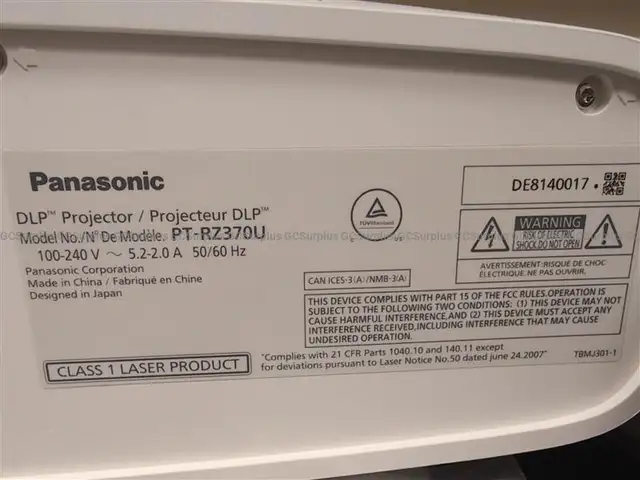 Panasonic PT-RZ370U  FULL HD 1-chip DLP projector hybrid LED Las - Photo 2