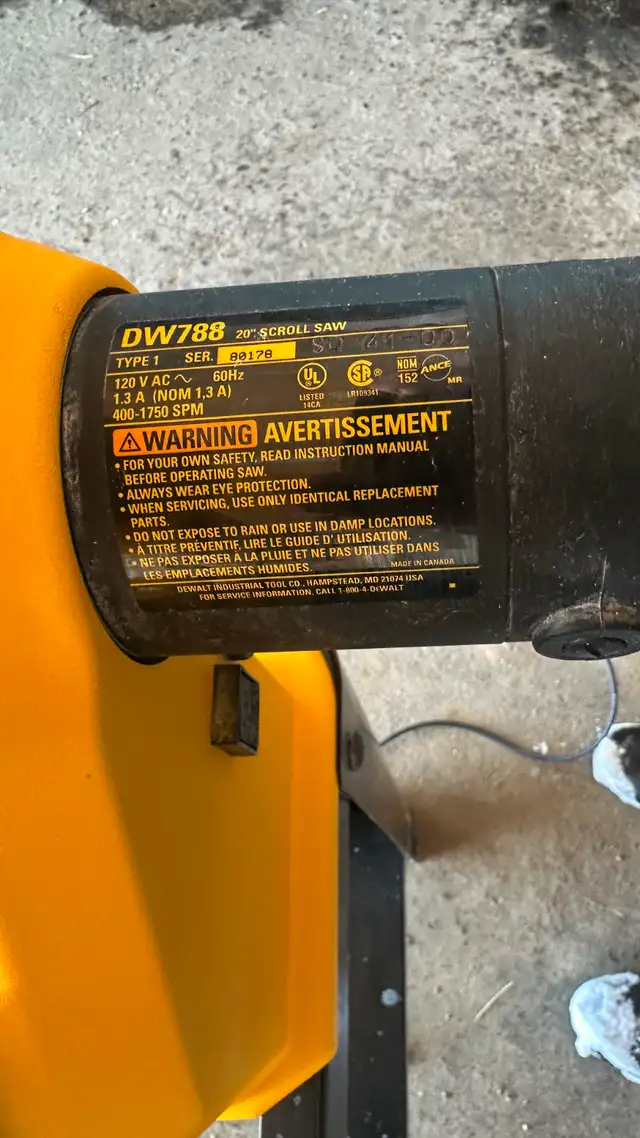 Dewalt Scroll Saw - Photo 6