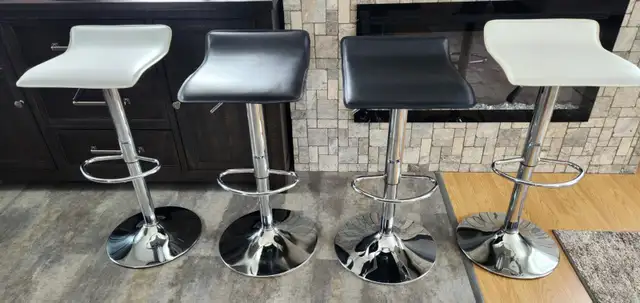 Bar stools - Photo 2