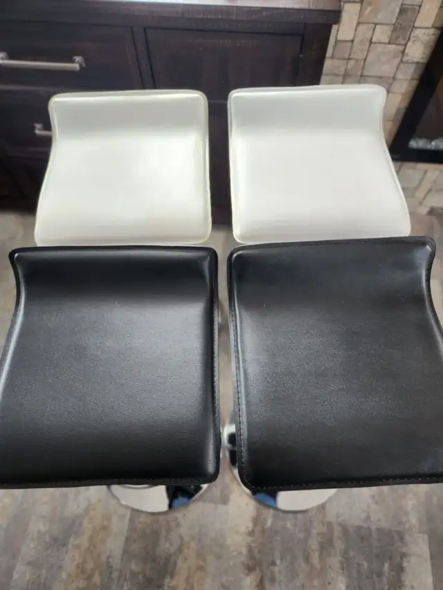 Bar stools - Photo 3