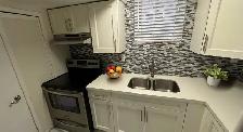2 BDR. Legal BSMT APT – Bright, Spacious & Private! ☀️ - Photo 5