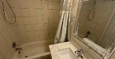 2 BDR. Legal BSMT APT – Bright, Spacious & Private! ☀️ - Photo 7
