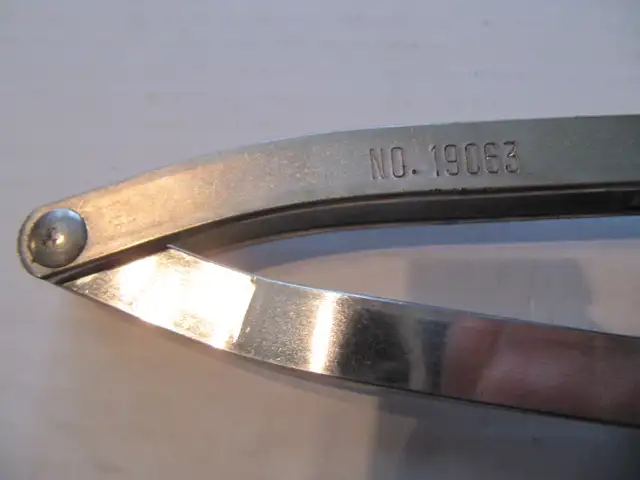 Briggs & Stratton 19063 Valve Spring Compressor Good Condition - Photo 5