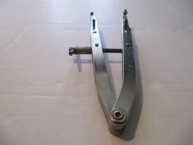 Briggs & Stratton 19063 Valve Spring Compressor Good Condition - Photo 10