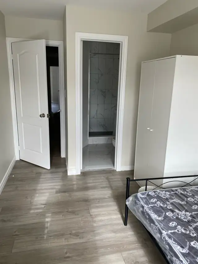 York university rooms for rent - Photo 3