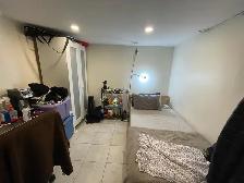 Budget-Friendly 3-Bedroom Student Basement! - Photo 4