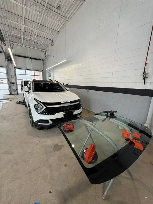 Autoglass windshield replacement - Photo 3