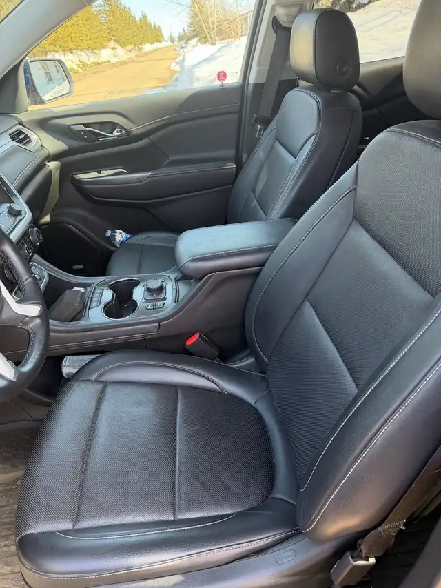 2023 GMC Acadia SLT - Photo 5