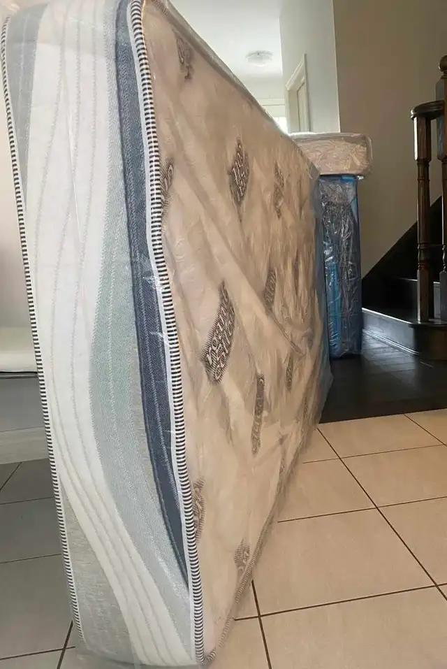 Toronto Student Mattress Starting From 79$ - Photo 2