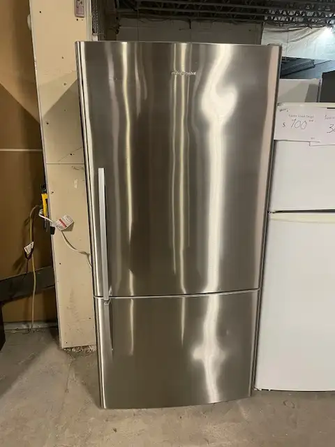 Réfrigérateur stainless 31'' congélateur en bas Fisher& Paykel