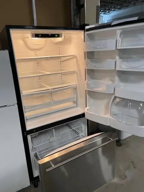 Réfrigérateur stainless 33'' congélateur en bas Jenn Air - Photo 2