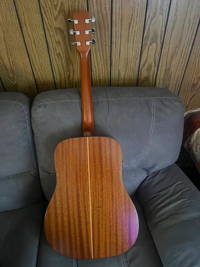 Simon and Patrick solid top acoustic guitar - Photo 2