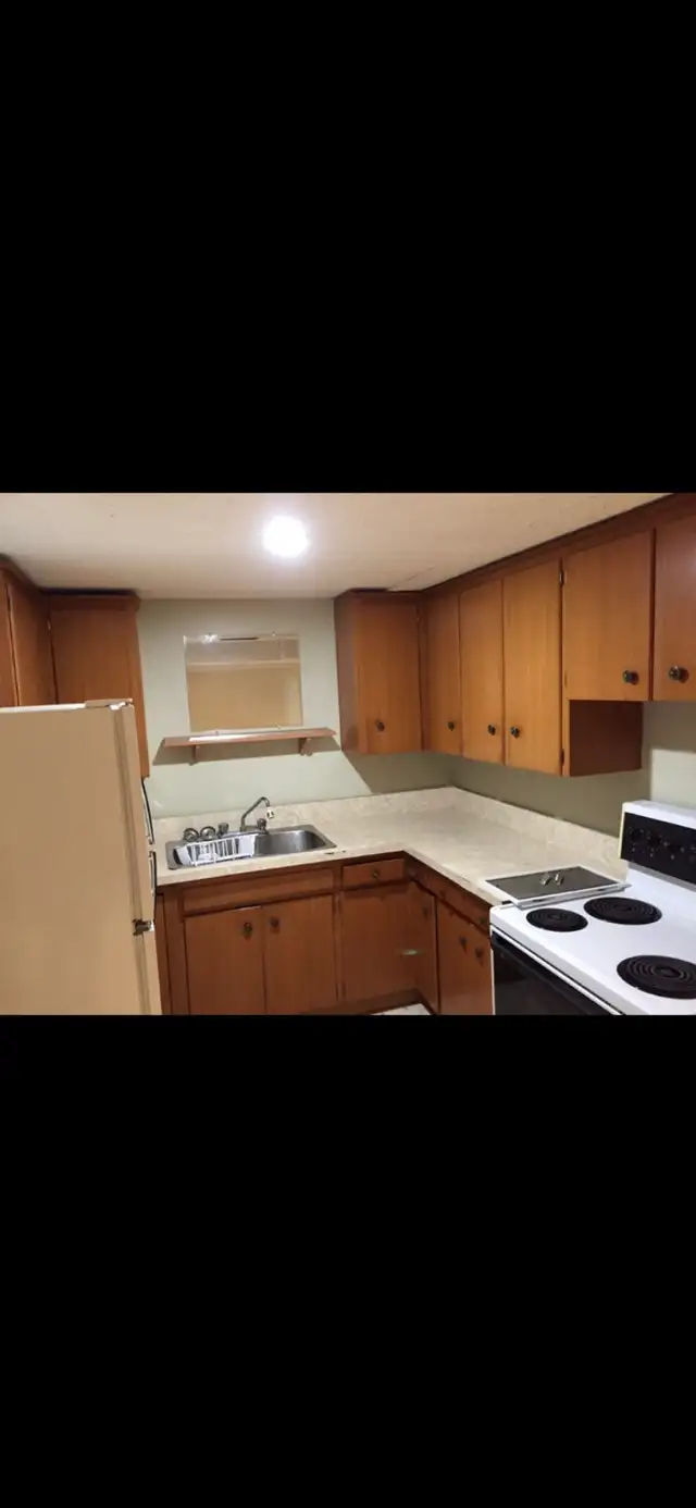 Two Bedroom Basement Suite for rent near university Eastside - Photo 7