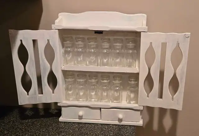 Vintage Spice Rack - Photo 2