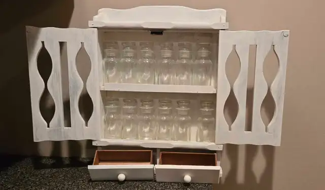 Vintage Spice Rack - Photo 4