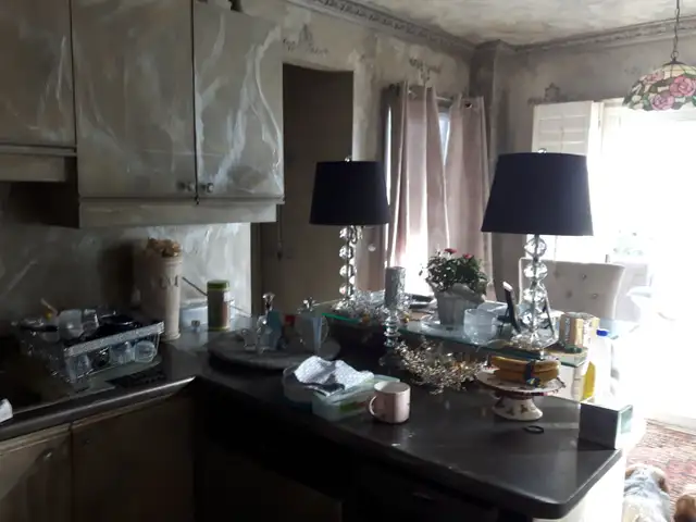 Queensize private room in exe home  Traf upper middle - Photo 8