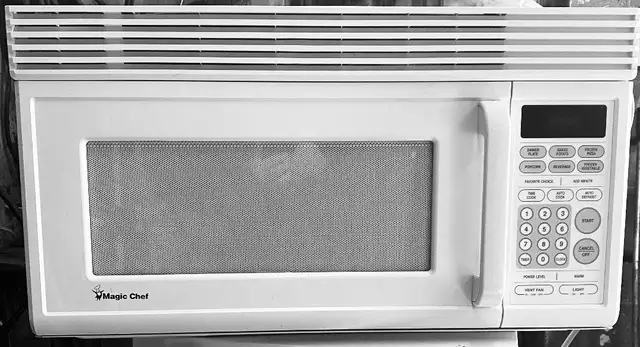 Master Chef ATR Microwave /Exhaust Fan,