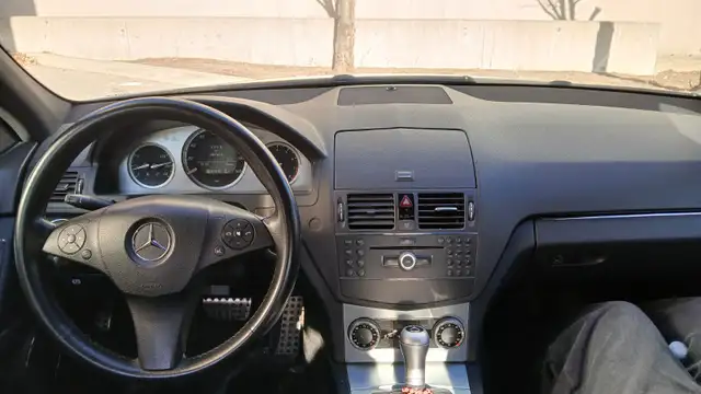 Mercedes C300 (RWD) 2008 - Photo 4
