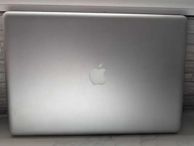 Apple 17' MacBook Pro A1297 - Photo 2