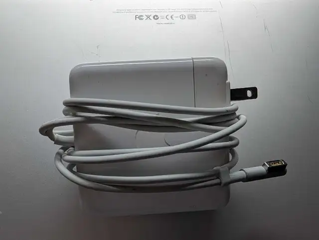 Apple 17' MacBook Pro A1297 - Photo 3