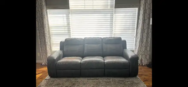 Couch - power reclining