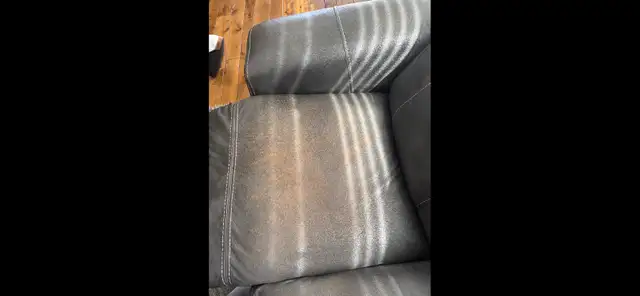 Couch - power reclining - Photo 6