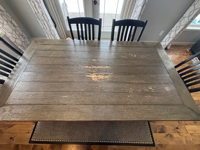 Kitchen table and chairs - Photo 4