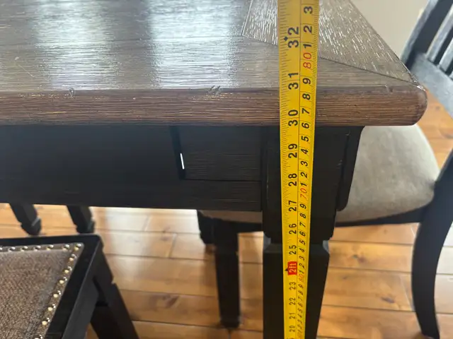 Kitchen table and chairs - Photo 5