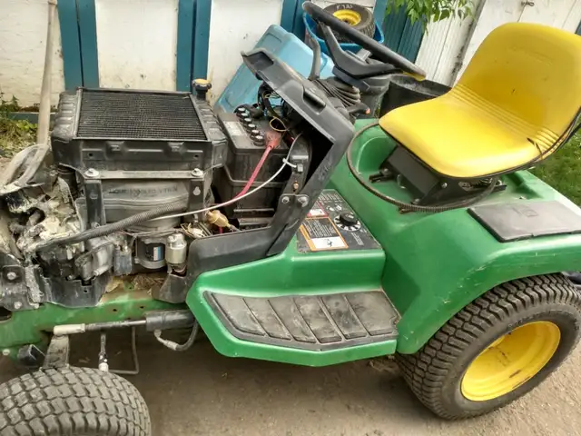 John Deere 345 garden tractor STRIPPED FOR PARTS! - Photo 5