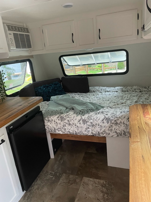 2016 Jayco Jay Flight 145RB SLX Bright Interior, Lightweight - Photo 3