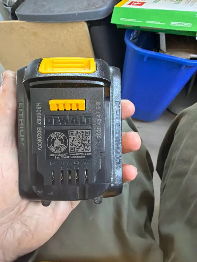 DeWalt 20V Battery - Photo 3