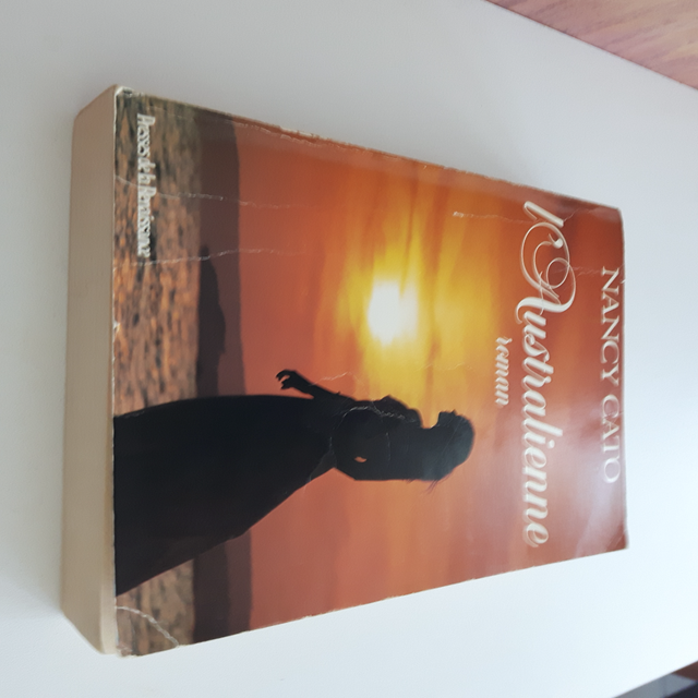 LIVRE NEUF DE NANCY CATO 550 PAG 5 ROMANS:L'AUSTRALIENNE, AU FIL - Photo 3